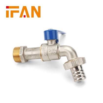 Aia seinale kinnitatud messingist veega Bibcock